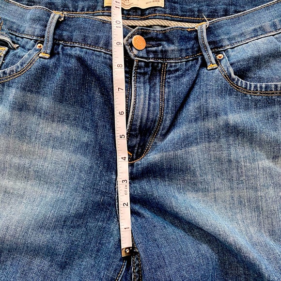 Old Navy Jean Shorts - Picture 4 of 6